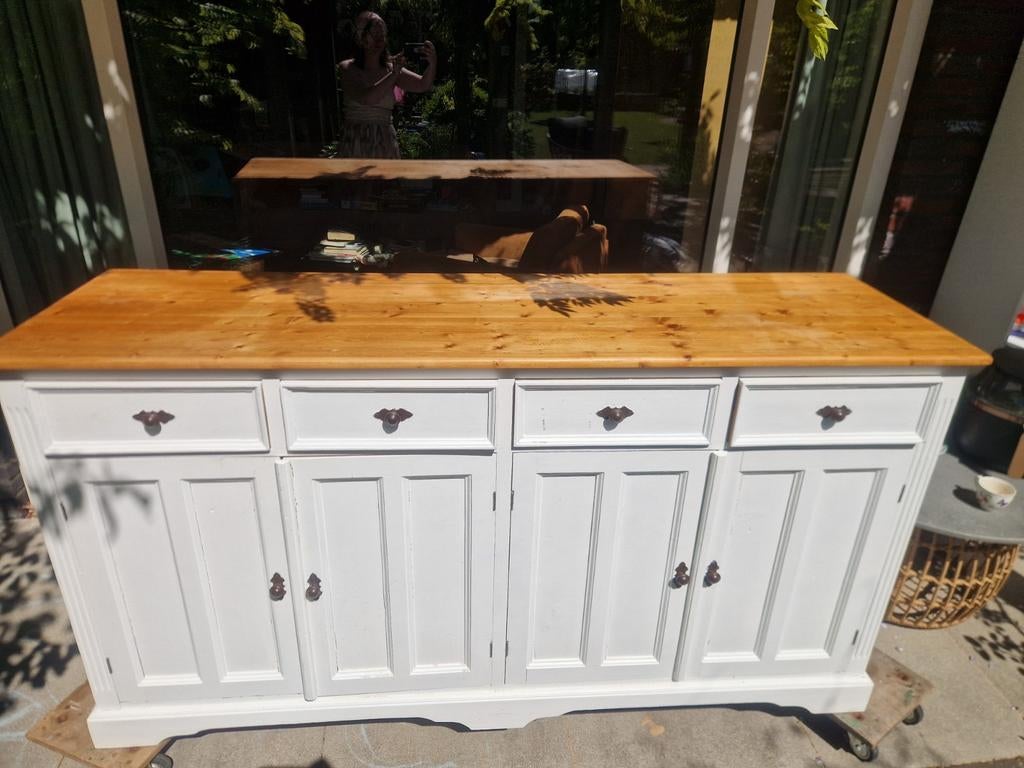 Gave GRATIS kast/ dressoir. Z.S.M.WEG, Huis en Inrichting, Kasten | Dressoirs, Ophalen, Gebruikt, 25 tot 50 cm, 150 tot 200 cm