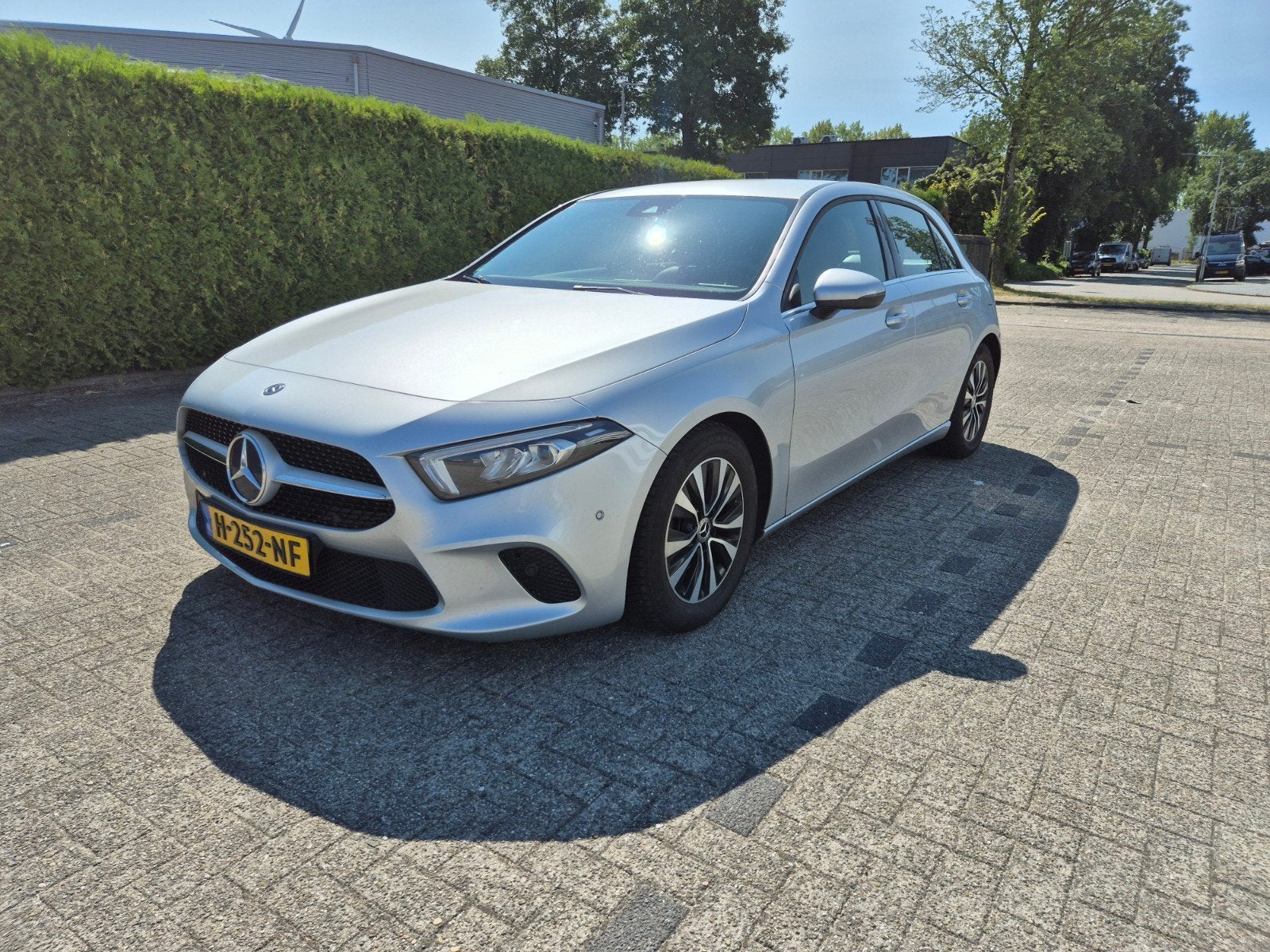 Mercedes-Benz A-Klasse A 180 136pk 7G-DCT 2020 Grijs, 136 pk, Lichtsensor, 4 cilinders, Leder en Stof