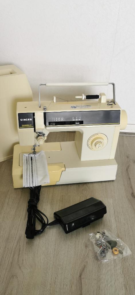 Naaimachine SINGER SAMBA 2 6211C, Hobby en Vrije tijd, Naaimachines en Toebehoren, Ophalen of Verzenden, Zo goed als nieuw, Naaimachine