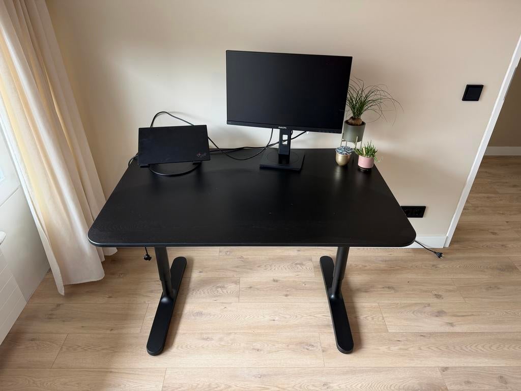 IKEA Bekannt Zit-sta bureau - Zwart, Huis en Inrichting, Ophalen, Gebruikt, 120 cm, Metaal