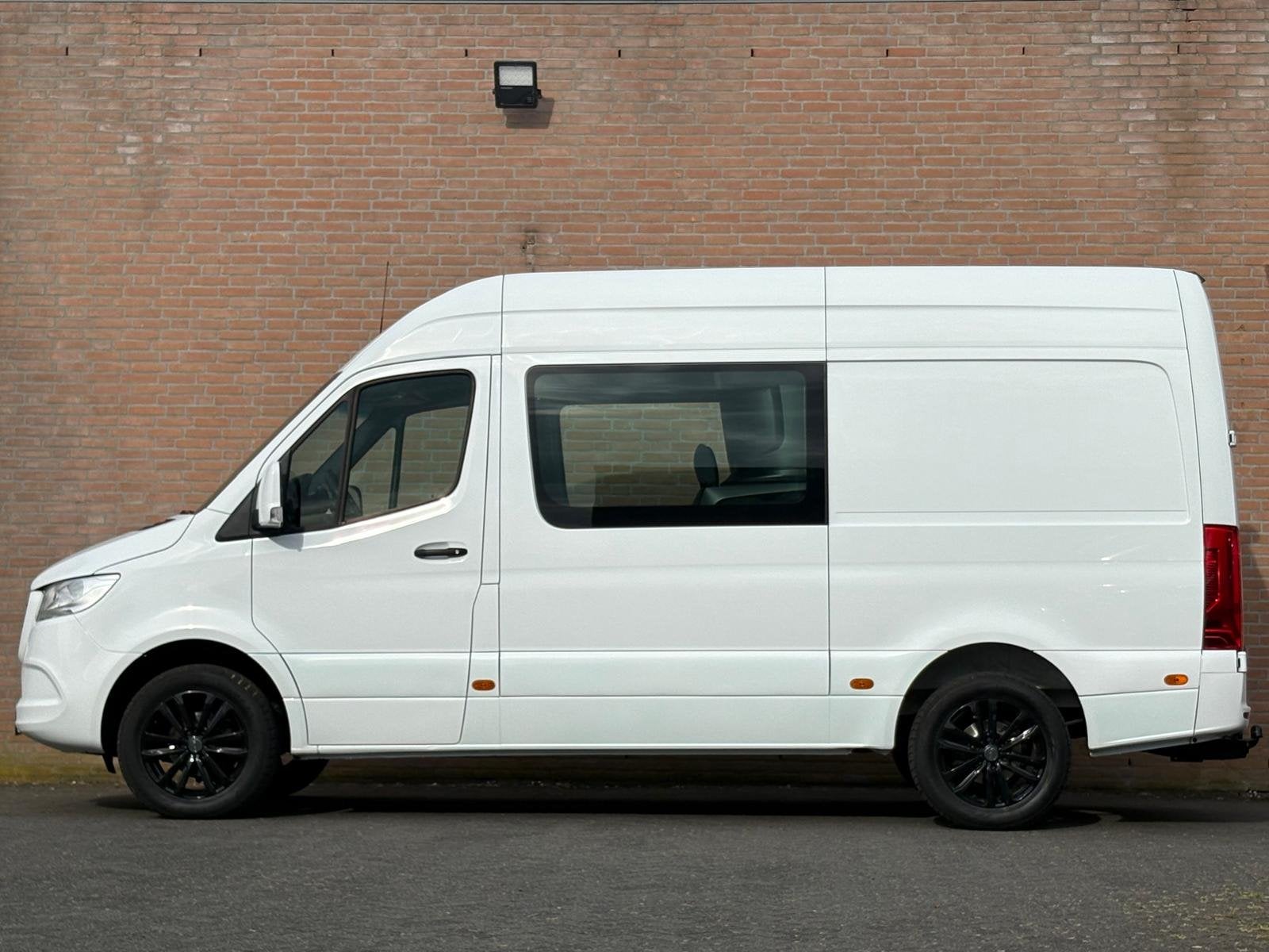 Foto 28 van Mercedes-Benz Sprinter 316CDI 164PK L2H2 Dubbelcabine / 7G-T