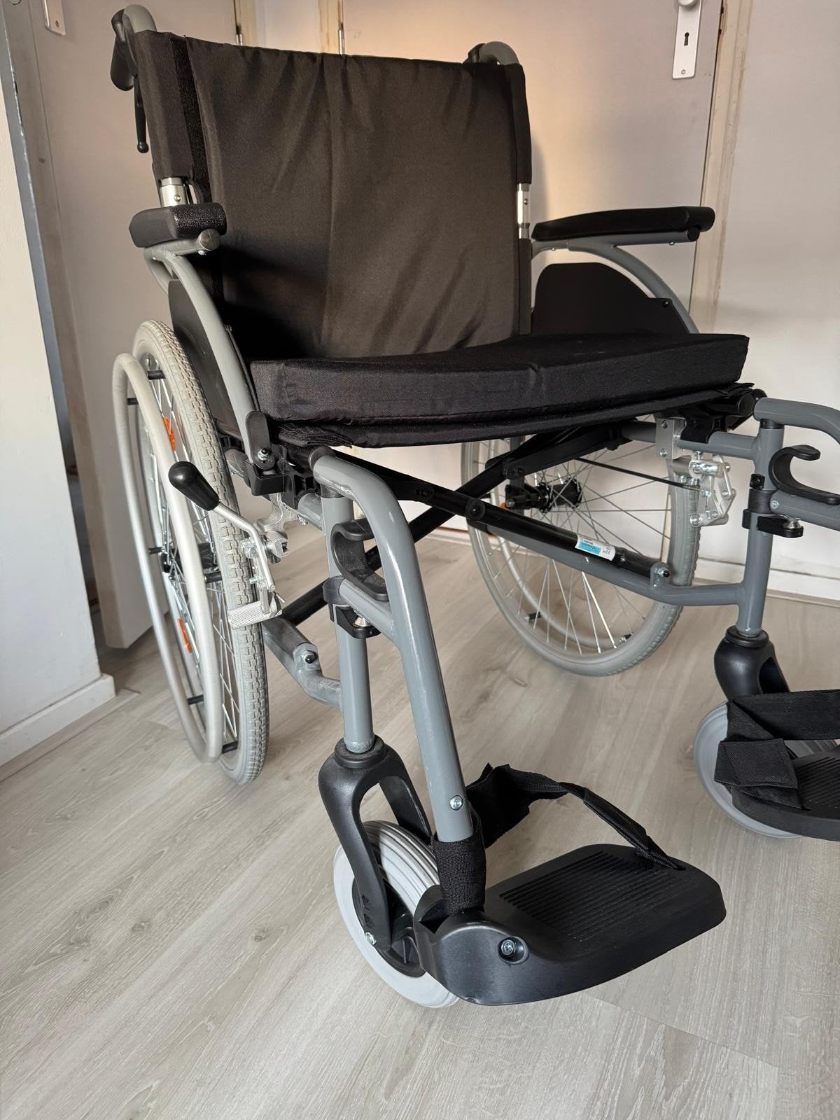 Rolstoel inklapbaar, Ophalen, Inklapbaar, Zo goed als nieuw, Handbewogen rolstoel