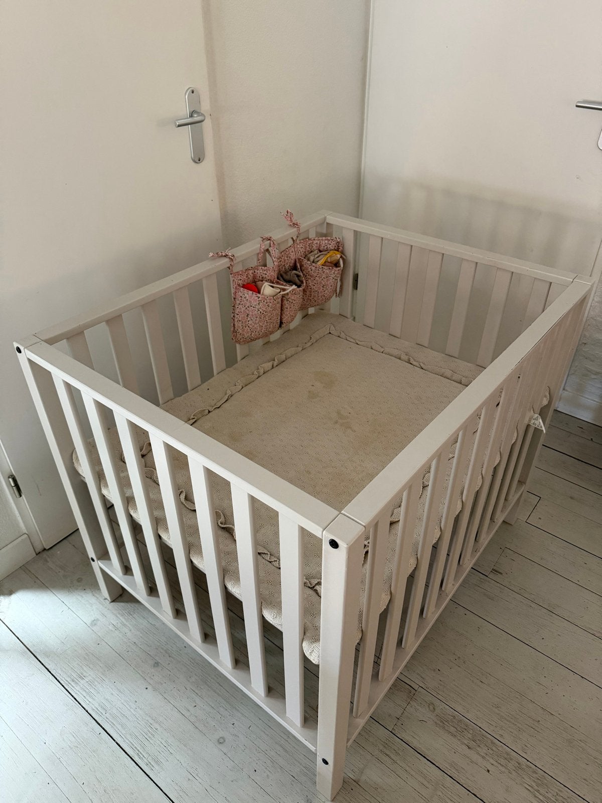 Wit grijze houten box met verstelbare bodem, Kinderen en Baby's, Ophalen, Gebruikt, Vierkant, In hoogte verstelbaar