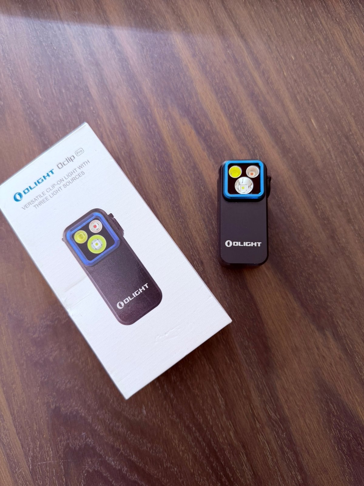 Olight Oclip Pro Als Nieuw USB C met doos, Ophalen, Zo goed als nieuw, Batterij