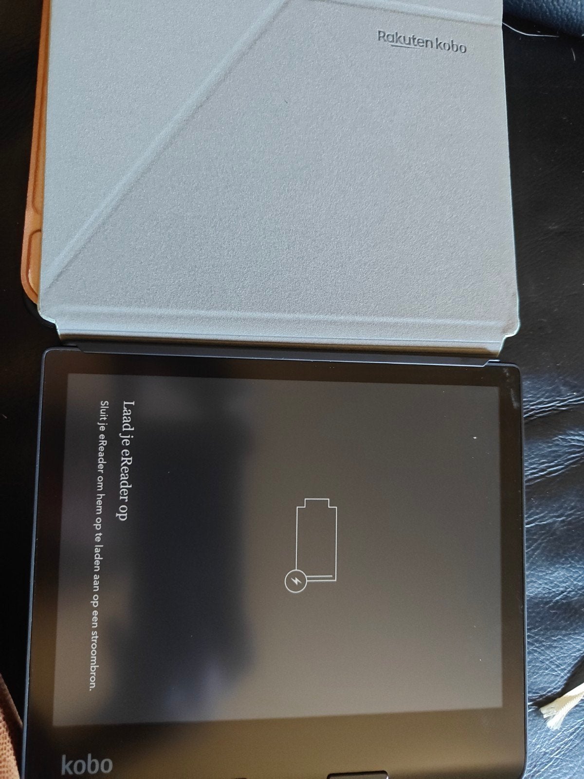 Kobo sage eReader met hoes - Laad je eReader op, Computers en Software, E-readers, Gebruikt, 8 GB, Kobo, Ophalen of Verzenden