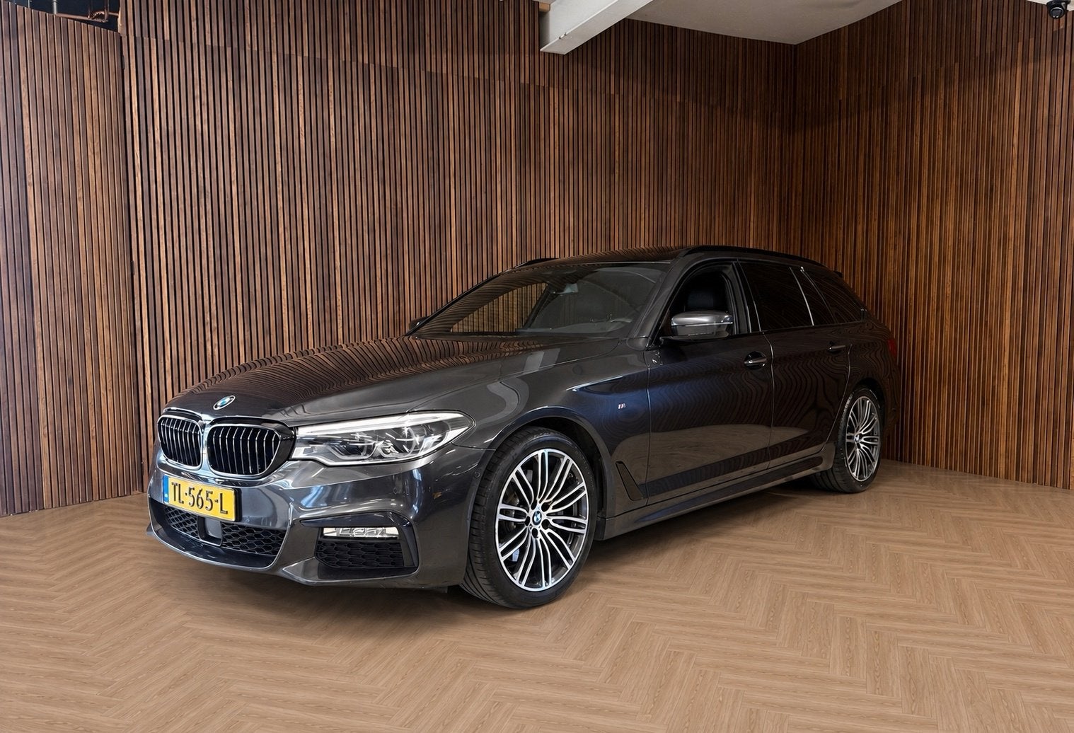 BMW 5-serie Touring 530i xDrive High Executive - M Pakket -, Automaat, 1998 cc, Gebruikt, 4 cilinders