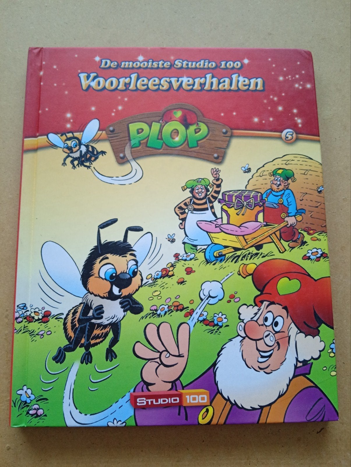 Studio 100 Plop Voorleesverhalen - De mooiste verhalen, Boeken, Studio 100, Jongen of Meisje, Ophalen of Verzenden, Zo goed als nieuw