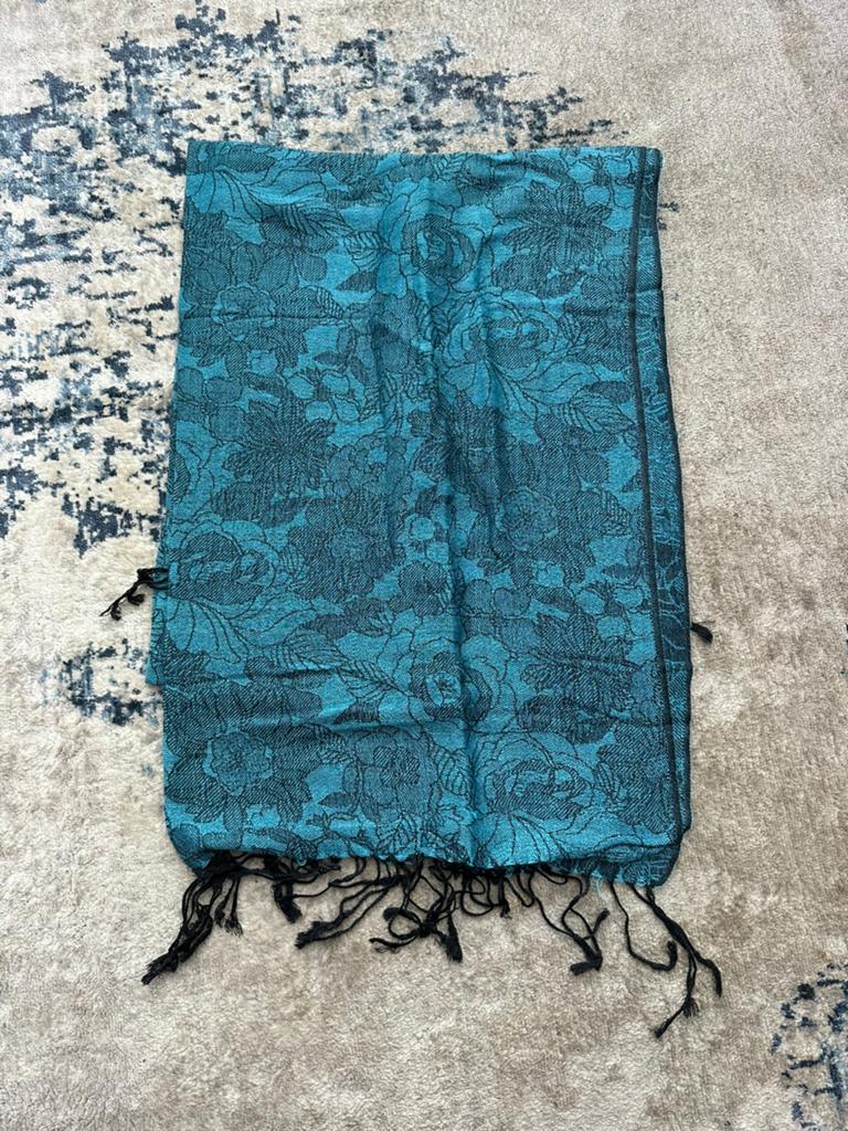 Nieuwe turquoise sjaal met bloemen uit India, Kleding | Dames, Mutsen, Sjaals en Handschoenen, Ophalen of Verzenden, Nieuw, Sjaal