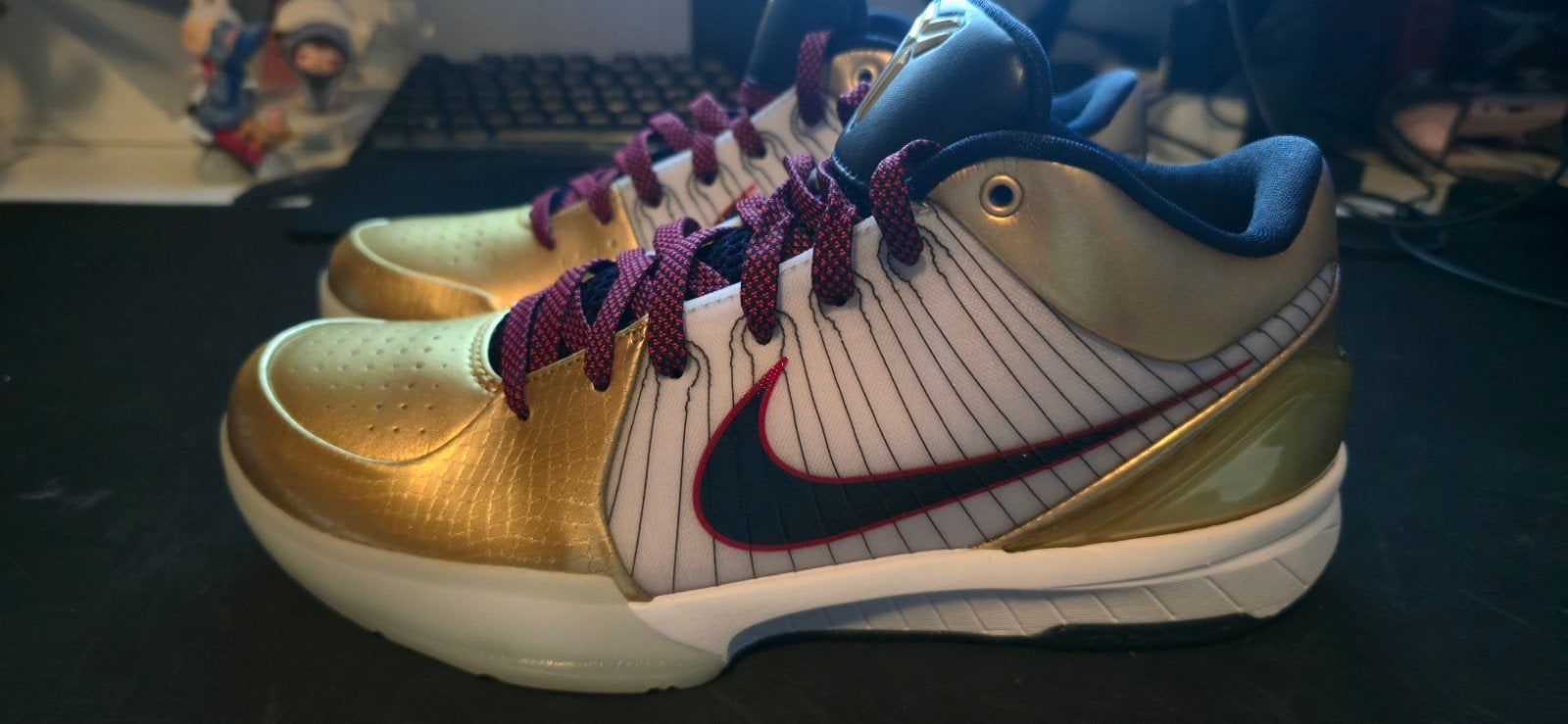 Nike Kobe 4 Protro Gold Medal Sneakers Maat 42, Ophalen, Nieuw, Schoenen