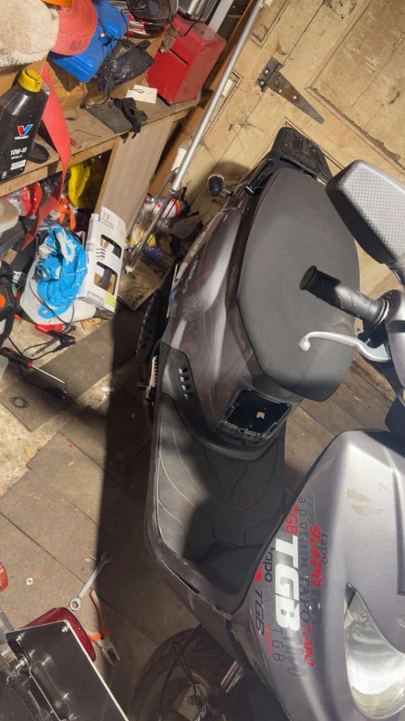 TGB Scooter - Grijs, Goede Staat, Fietsen en Brommers, Ophalen, Gebruikt, Benzine