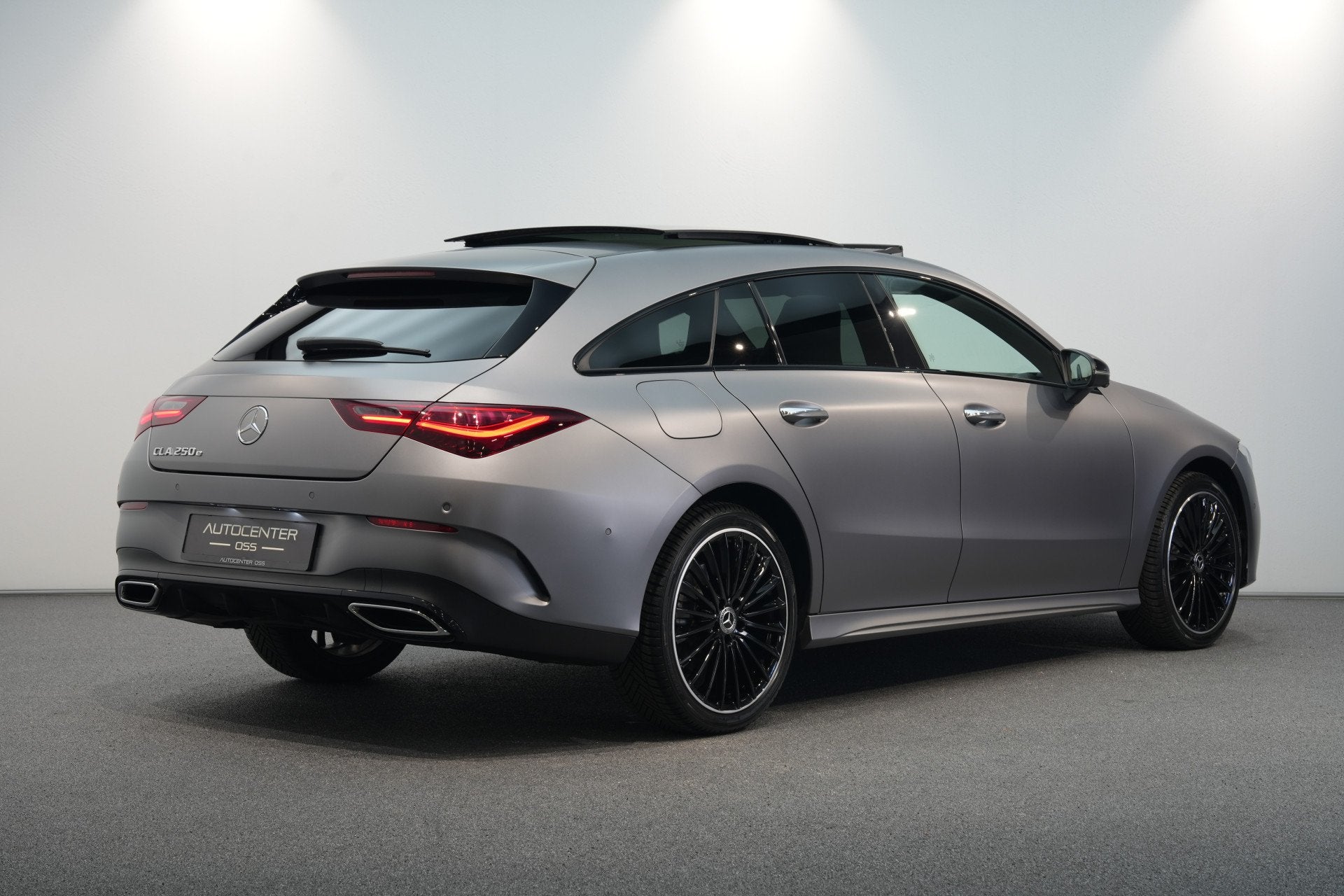 Mercedes-Benz CLA-Klasse Shooting Brake 250 e AMG | MAGNO |, Auto's, Gebruikt, Zwart, 4 cilinders, Hybride Elektrisch/Benzine