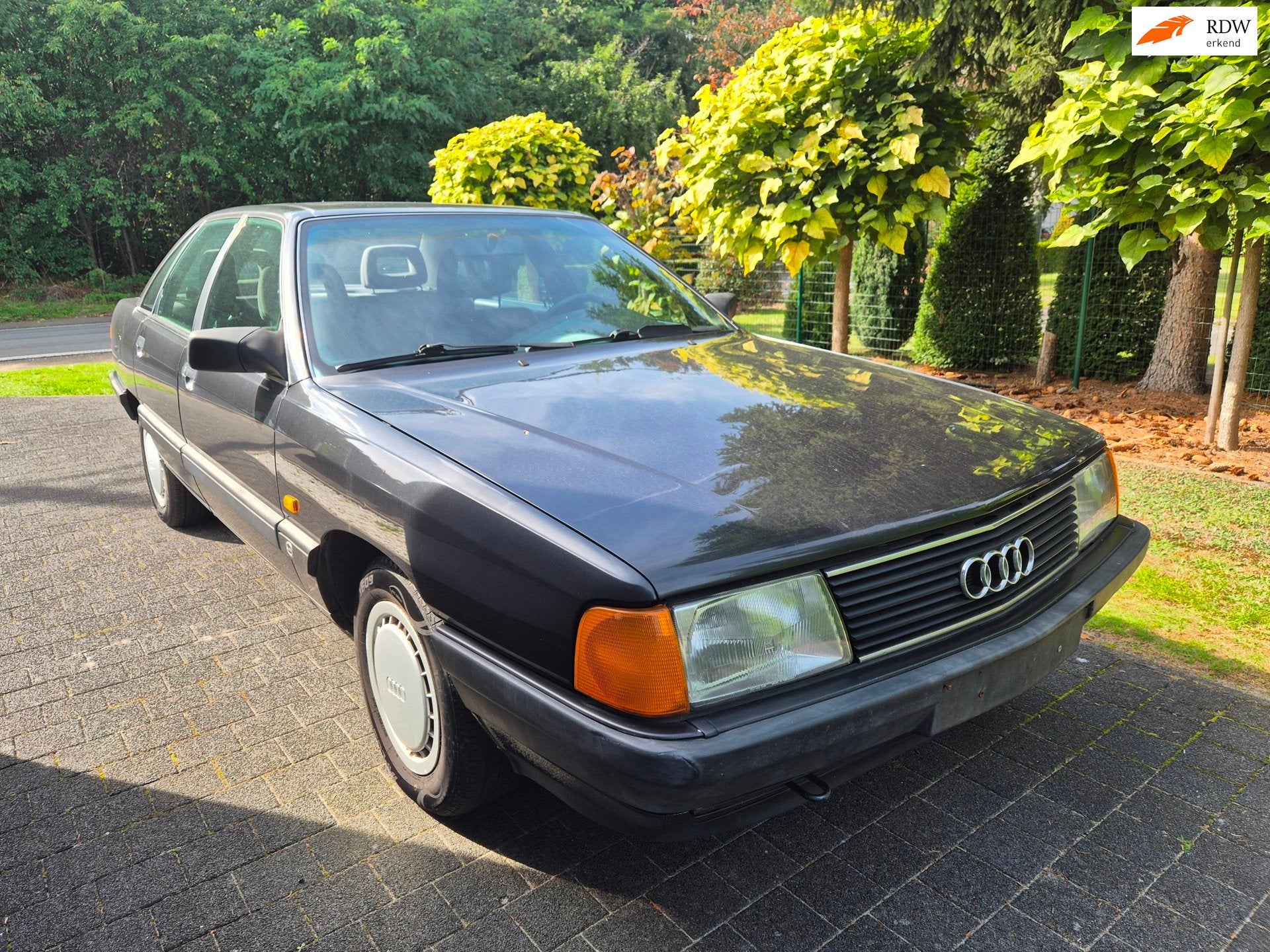 Audi 100 2.3 AUTOMAAT. 1e eigenaresse, perfecte staat, Auto's, Automaat, Dealer onderhouden, Gebruikt, Zwart