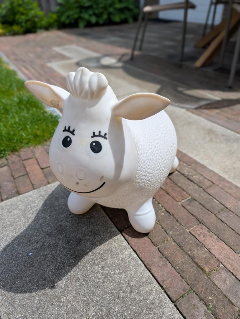 Schattig wit springkussen schaap voor kinderen, Ophalen of Verzenden, Gebruikt, Jongen of Meisje