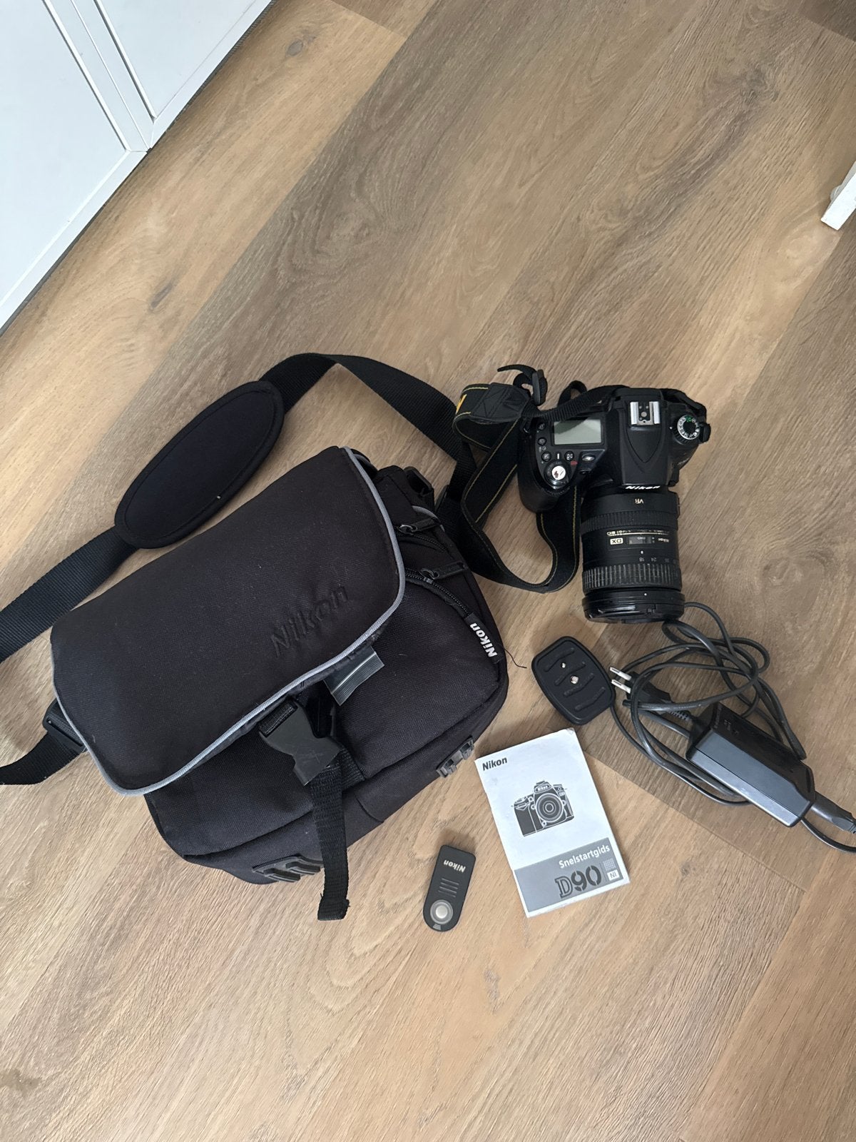 Nikon D90 Spiegelreflexcamera met 18-200mm lens, Gebruikt, Spiegelreflex, Ophalen of Verzenden, Nikon