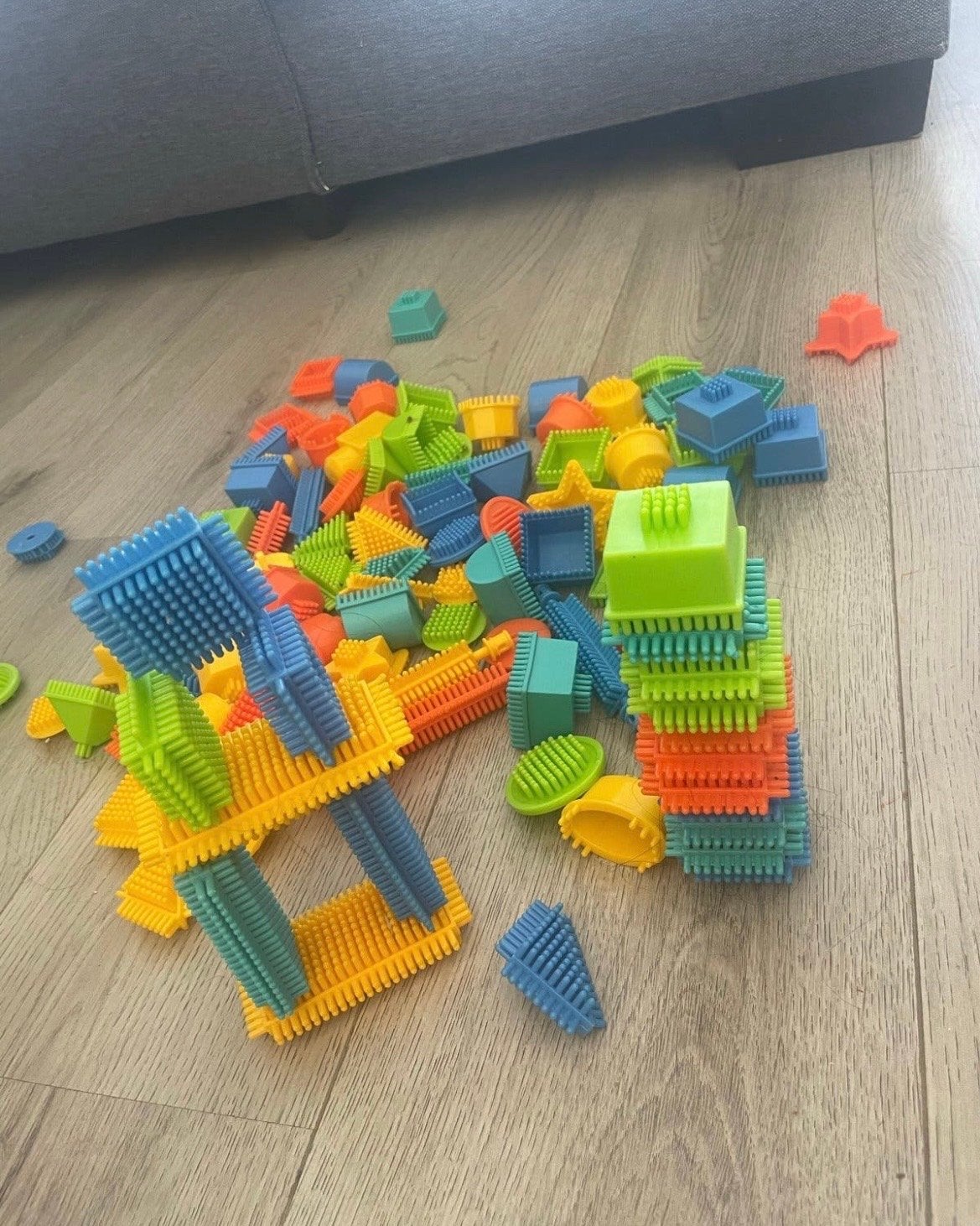 Grote set kleurrijke stekelblokken voor creatief speelplezie, Ophalen of Verzenden, Gebruikt, Overige merken