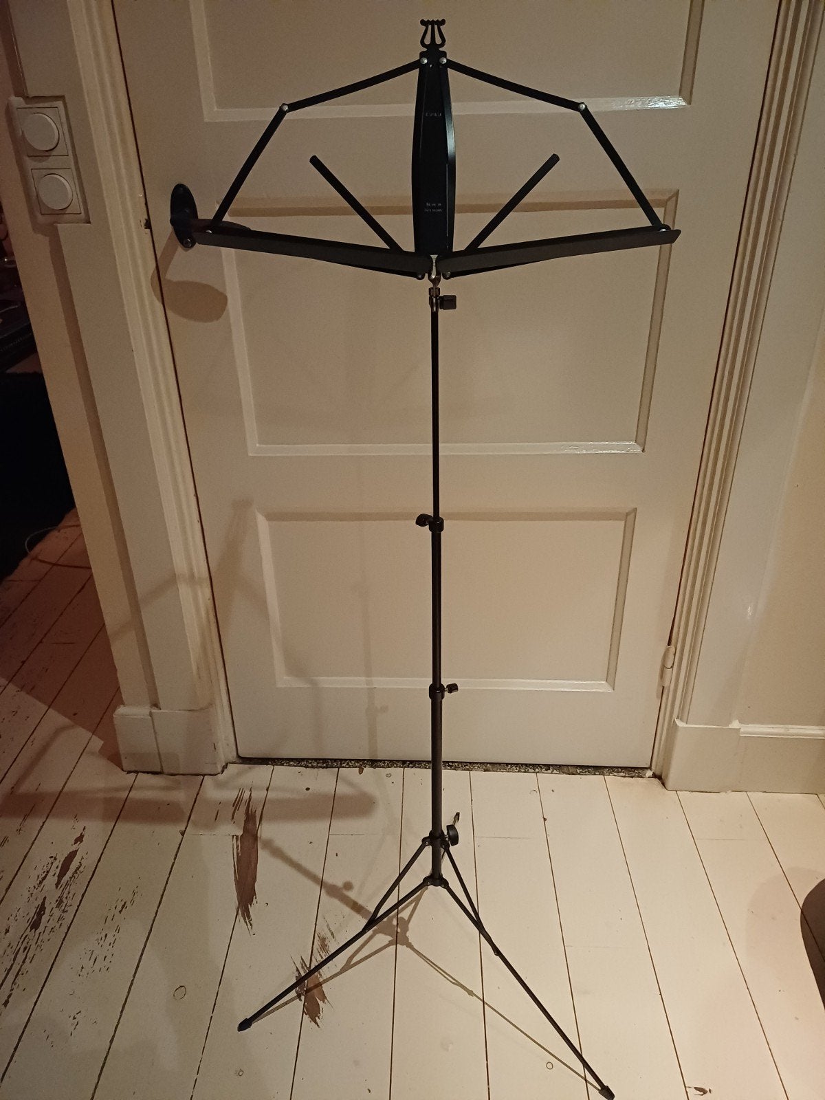K&M Muziekstandaard - Zwart, Opvouwbaar, Ophalen of Verzenden, Gebruikt, Muziekstandaard, Overige instrumenten