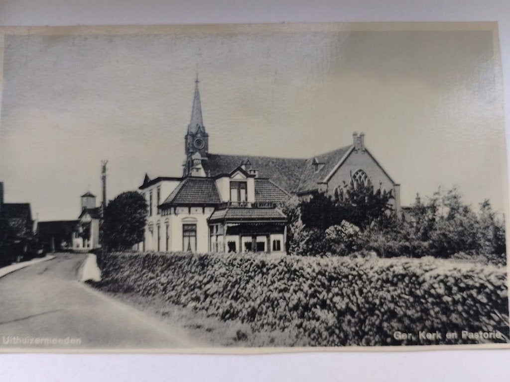 Uithuizermeeden, Geref. Kerk en Pastorie , Groningen, Ophalen of Verzenden, Voor 1920, Gelopen, Groningen