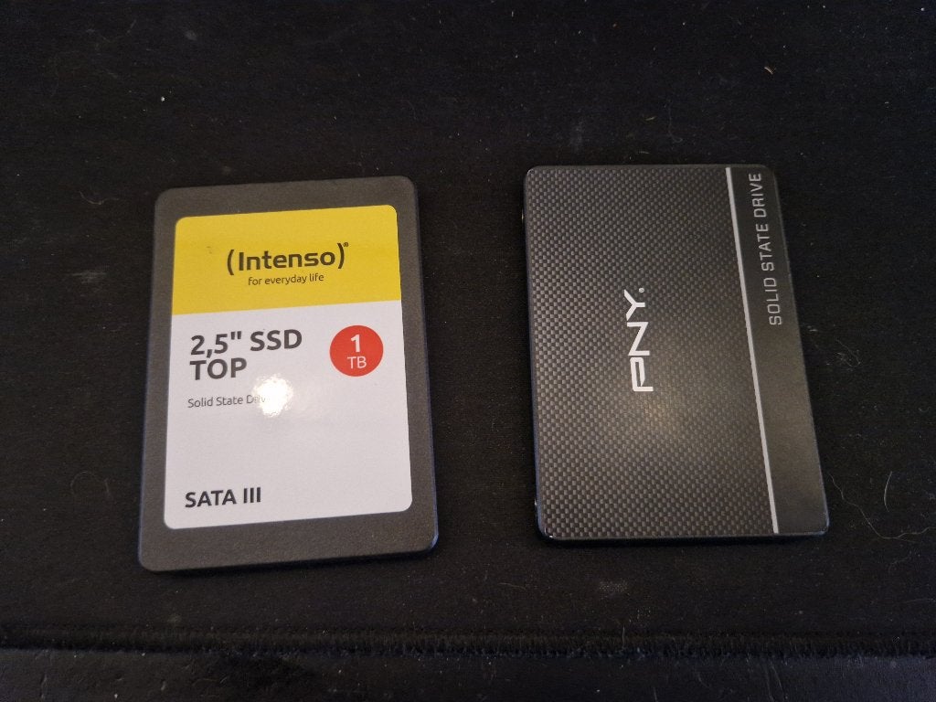 2x 1TB SSD 1024GB schijf, Computers en Software, Harde schijven, Intern, Geen, Refurbished, Ophalen of Verzenden