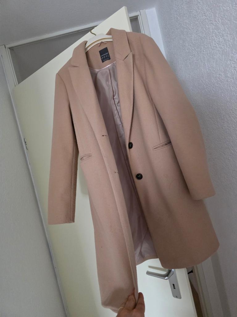 Stijlvolle beige mantel van Primark - Maat 38 (M), Maat 38/40 (M), Primark, Beige, Ophalen of Verzenden