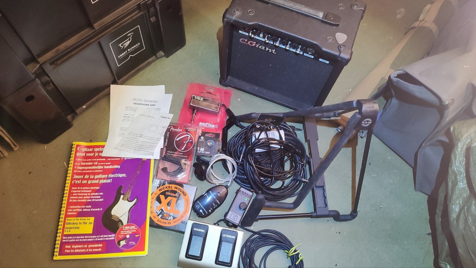Ibanez bs en kopie Fender oefengitaar, versterker en accesso, Ophalen, Gebruikt, Ibanez, Met versterker