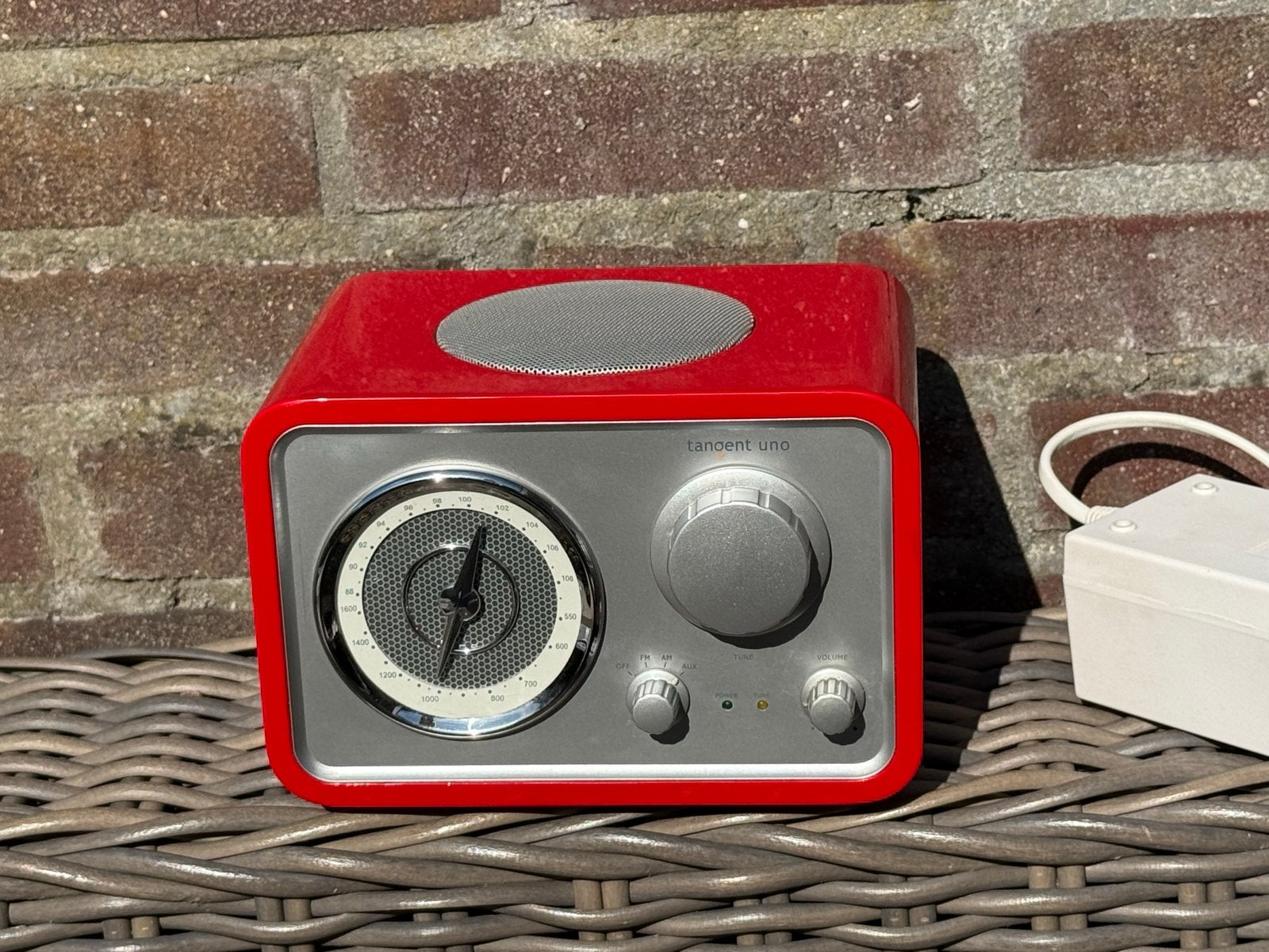 Tangent UNO AM FM radio met AUX aansluiting, Ophalen of Verzenden, Gebruikt, Radio