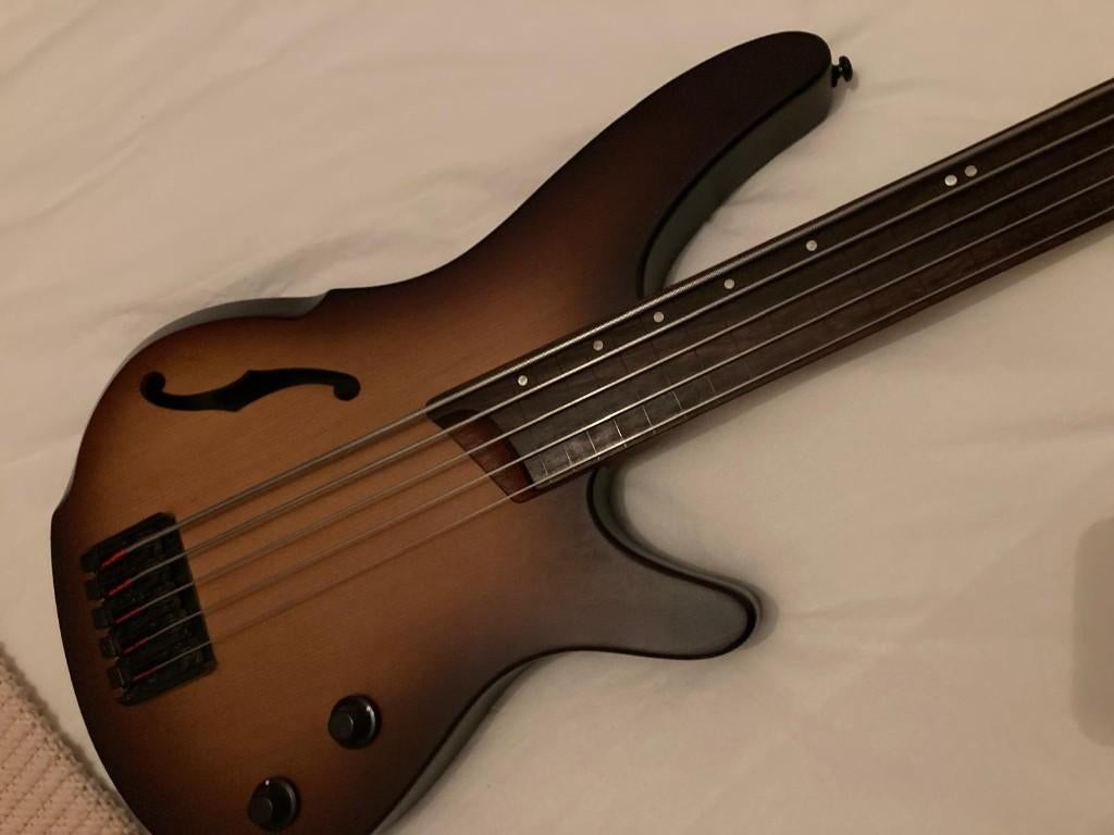 Ibanez SRH505F 5-Snarige basgitaar fretloos (fretless), Muziek en Instrumenten, Snaarinstrumenten | Gitaren | Bas, Ophalen, Gebruikt