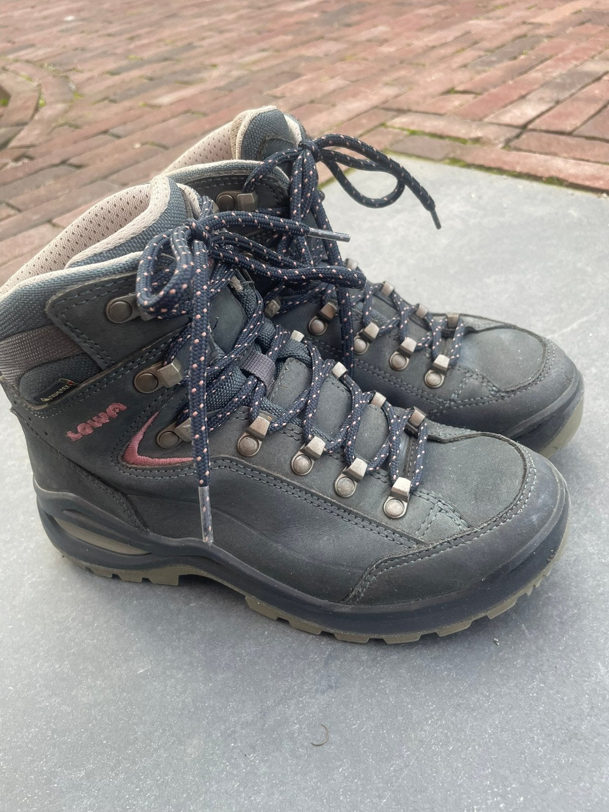 Lowa wandelschoenen maat 36, Sport en Fitness, Bergsport en Wandelen, Ophalen of Verzenden, Zo goed als nieuw, Schoenen