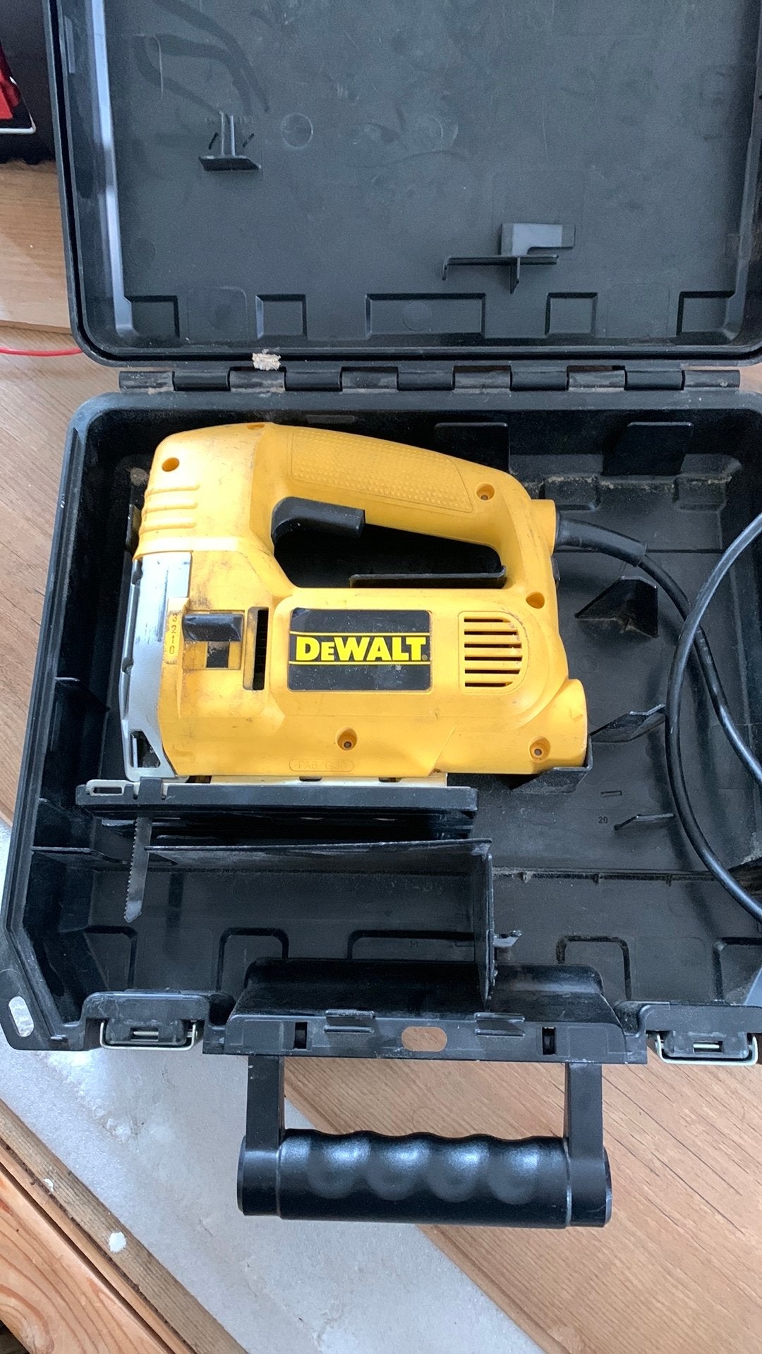 DeWalt DW320K Decoupeerzaag met koffer, Ophalen of Verzenden, Gebruikt