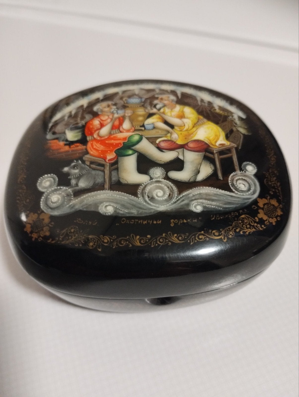 Palekh hand painted Russian gold lacquer Box, Ophalen of Verzenden