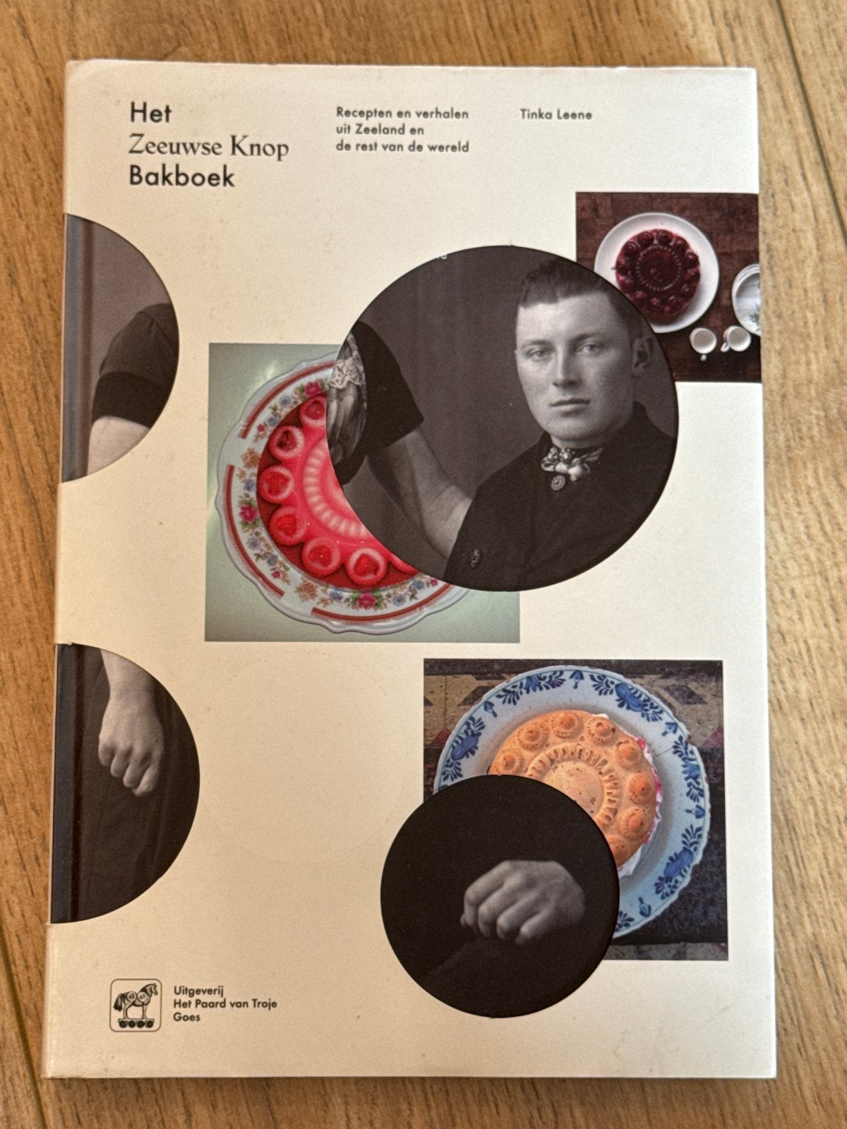 Het Zeeuwse Knop Bakboek - Tinka Leene, Ophalen of Verzenden, Gelezen, Nederland en België, Taart, Gebak en Desserts