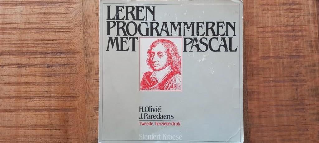 Leren programmeren met Pascal - Holivé & J. Raedts, Boeken, Ophalen of Verzenden