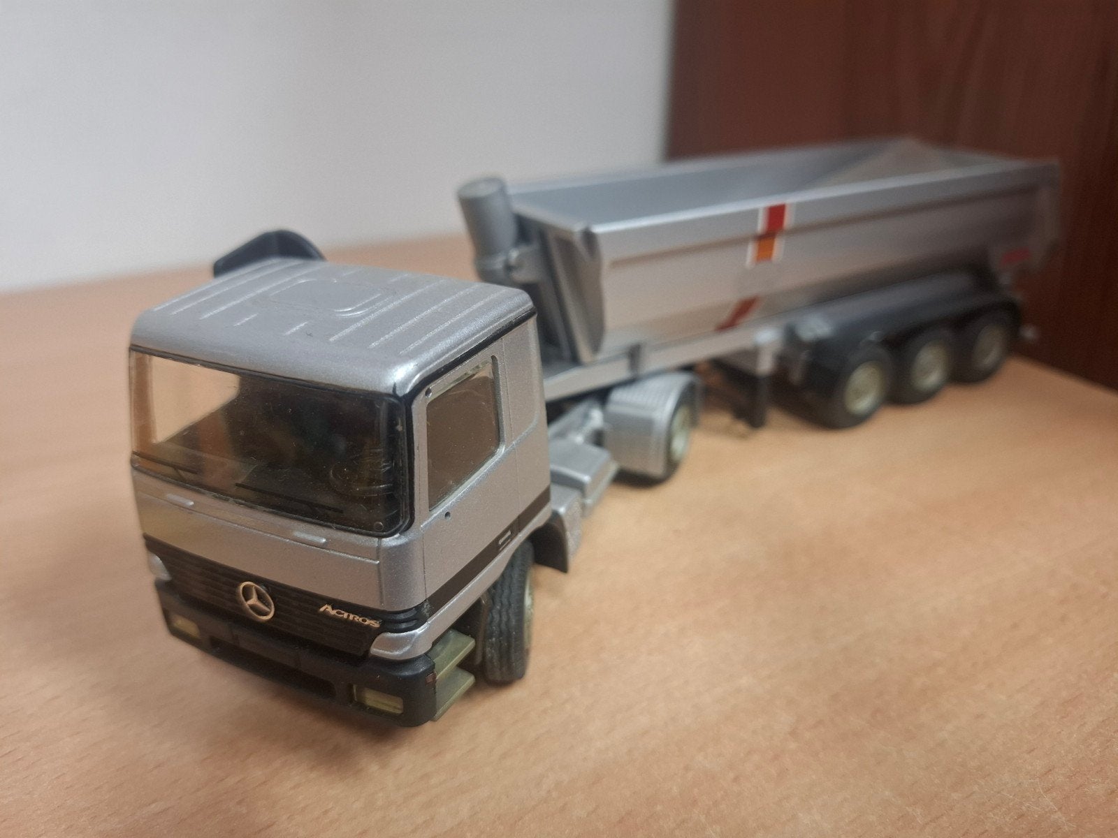 Mercedes Actros met Kögel kipper - Schaalmodel, Overige merken, Gebruikt, 1:50 of kleiner, Ophalen of Verzenden
