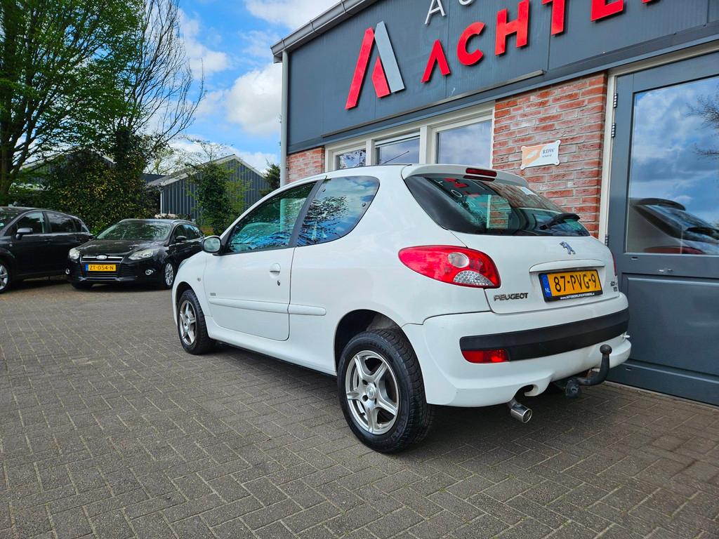 Peugeot 206 + 1.4 Millesim 200 Trekhaak! Cruise Control! Leu, Auto's, Voorwielaandrijving, 31 €/maand, 4 cilinders, Wit