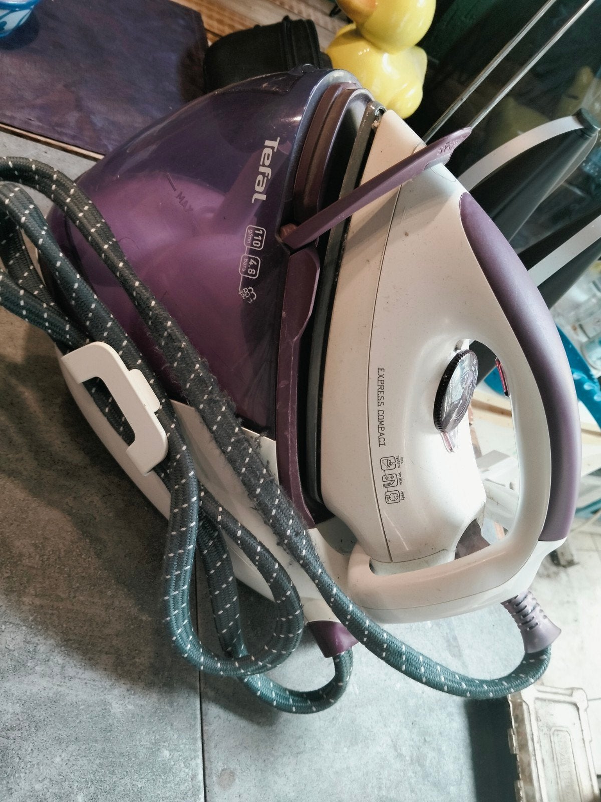 Tefal Express Compact Stoomstrijkijzer - Paars, Ophalen, Gebruikt, Strijkijzer met snoer
