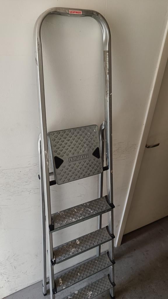 Leifheit trap, 5 treden, Doe-het-zelf en Verbouw, Ladders en Trappen, Ophalen