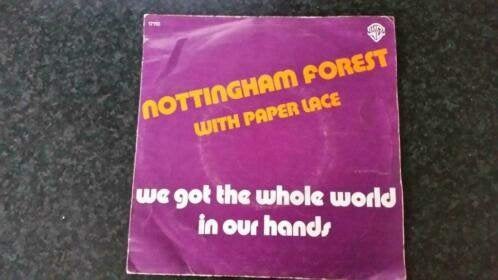 NOTTINGHAM FOREST - We got the whole world in our hands, Cd's en Dvd's, Vinyl Singles, 7 inch, Single, Ophalen of Verzenden, Zo goed als nieuw