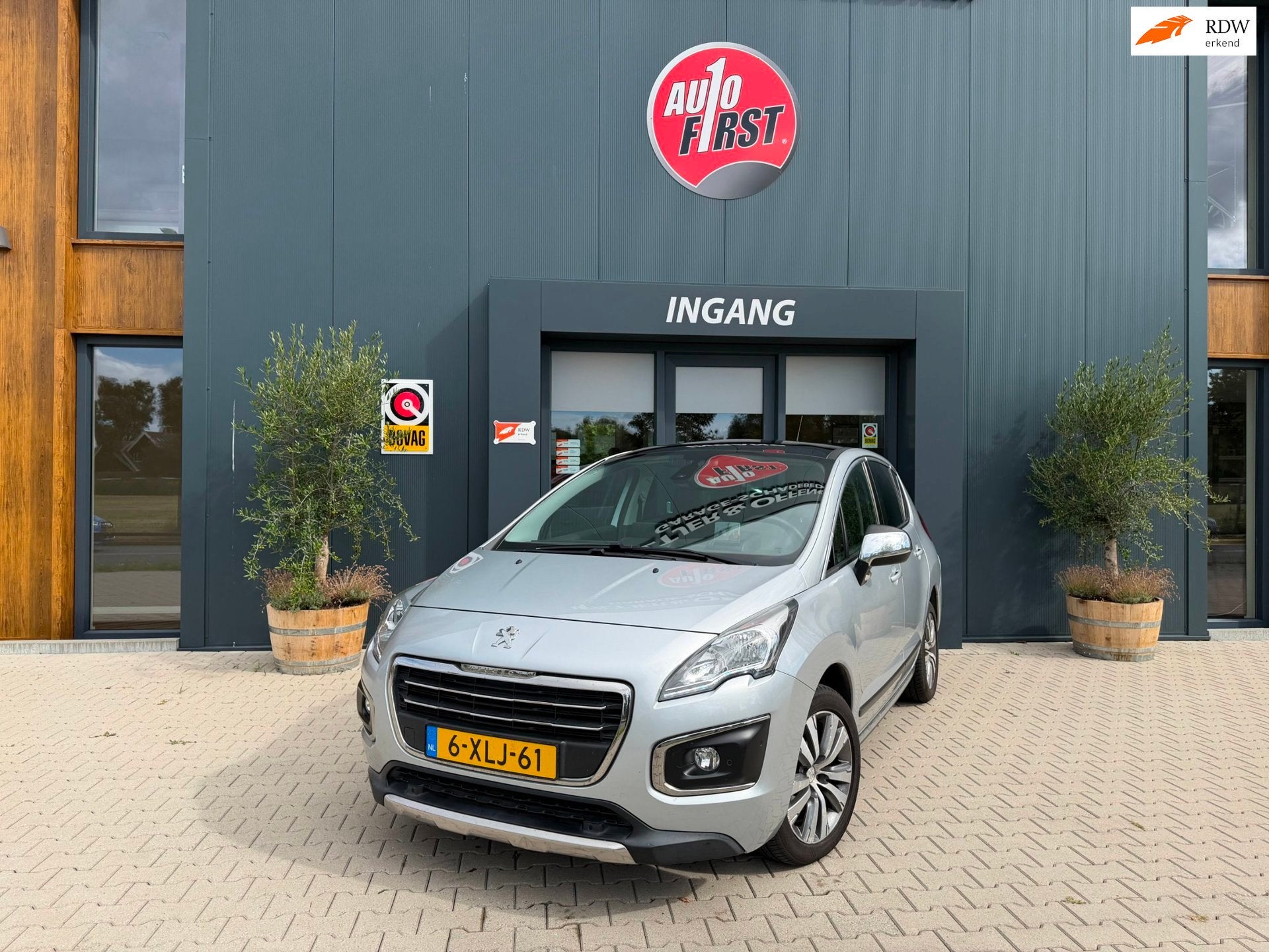 Peugeot 3008 1.6 THP Allure l pano l camera l trekhaak l hud, Voorwielaandrijving, Euro 5, 15 km/l, Gebruikt