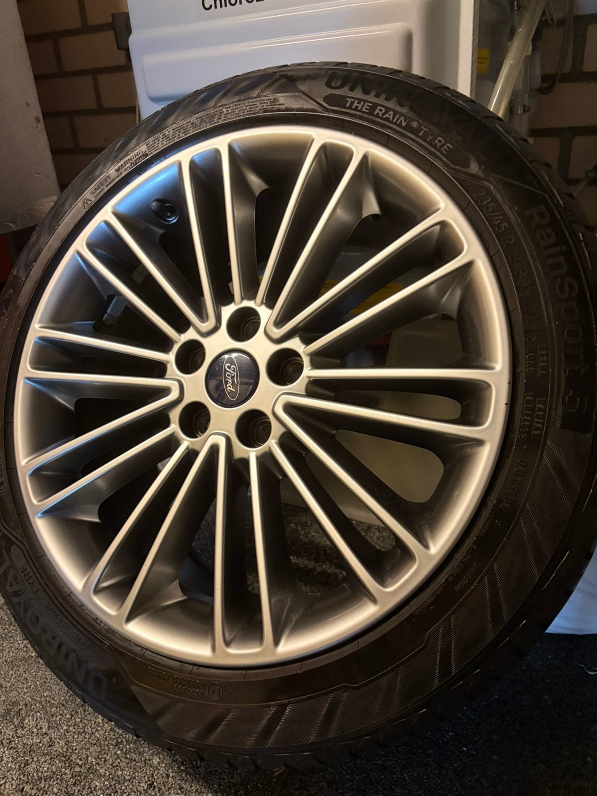 OEM Ford 18 inch Velgen met Zomerbanden 235/45 R18, Auto-onderdelen, Ophalen, 18 inch, Gebruikt, Banden en Velgen