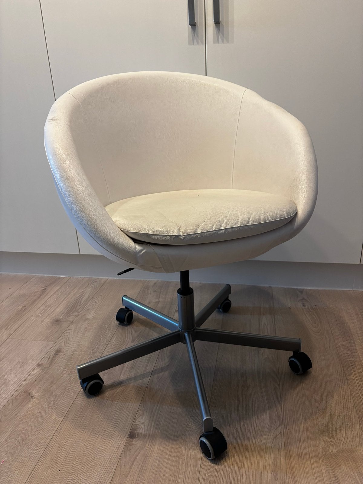 Ikea bureaustoel, wit, draaibaar, Huis en Inrichting, Ophalen, Kunststof, Gebruikt, Wit