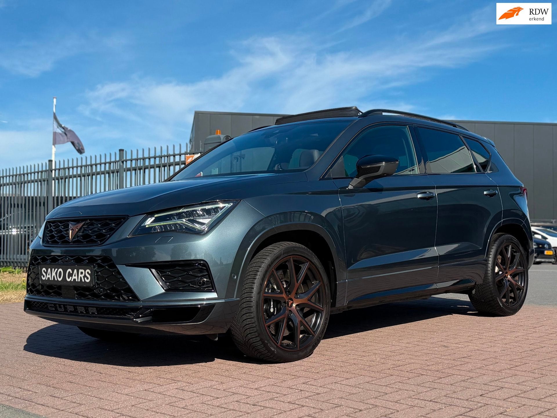 CUPRA Ateca 2.0 TSI 4DRIVE 2019 300PK Leer / Pano / 360 / Be, Auto's, Automaat, Gebruikt, Zwart, 4 cilinders