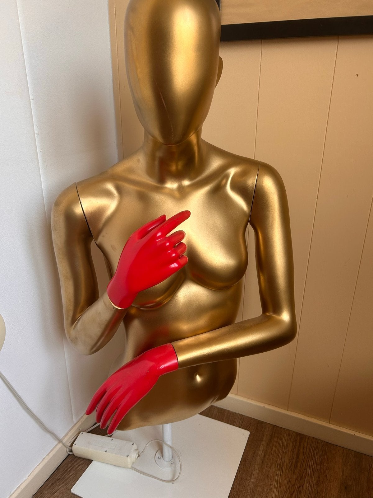Hans boodt buste paspop- uniek kunstobject, Ophalen, Pop/figuur, Goud, Kunststof