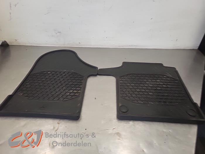 Matten Set van een Mercedes Vito, Auto-onderdelen, Gebruikt, -, Ophalen of Verzenden, -