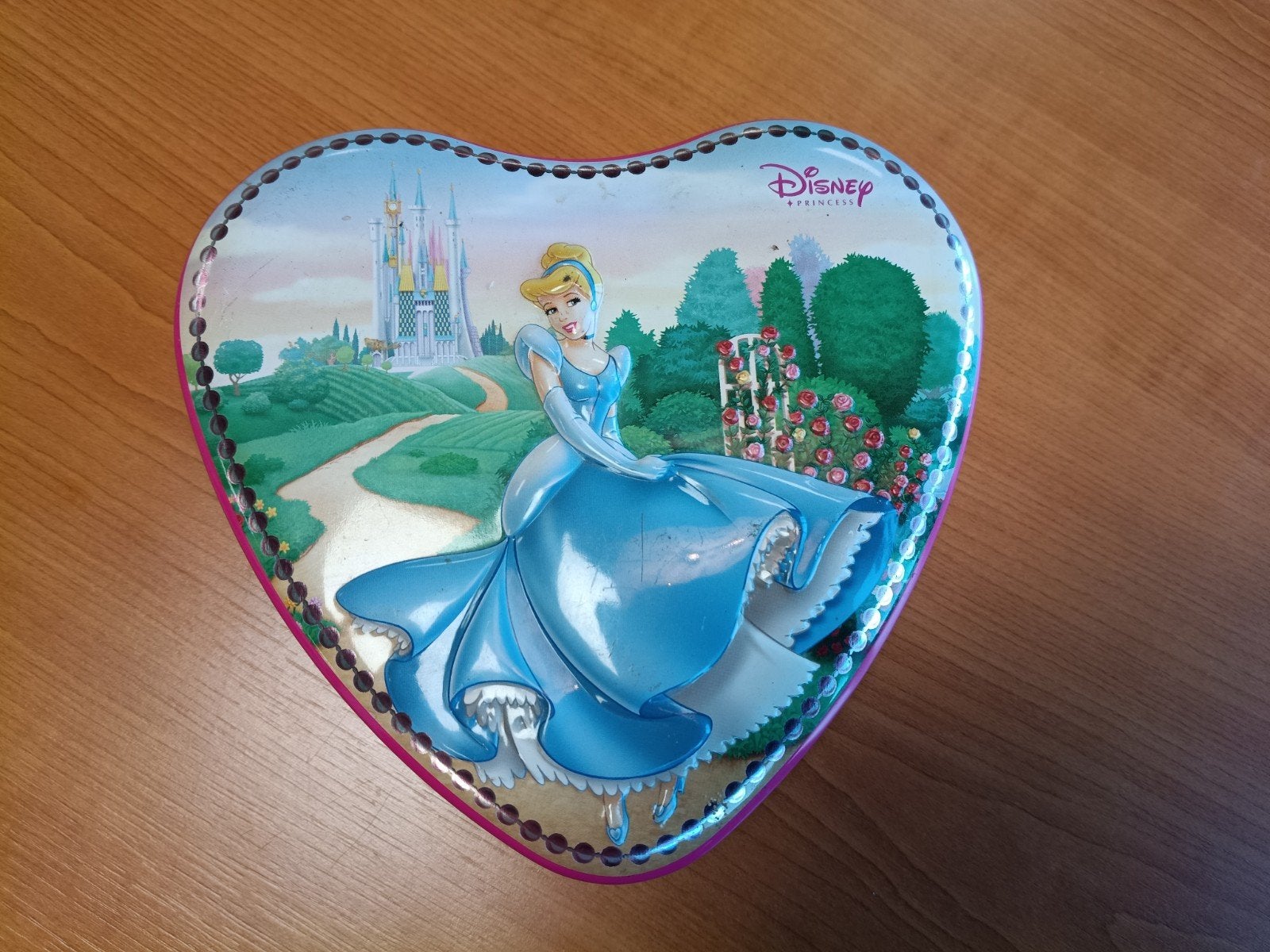 Disney Cinderella, koekjes blik, te koop., Ophalen, Gebruikt, Koek(jes), Overige merken