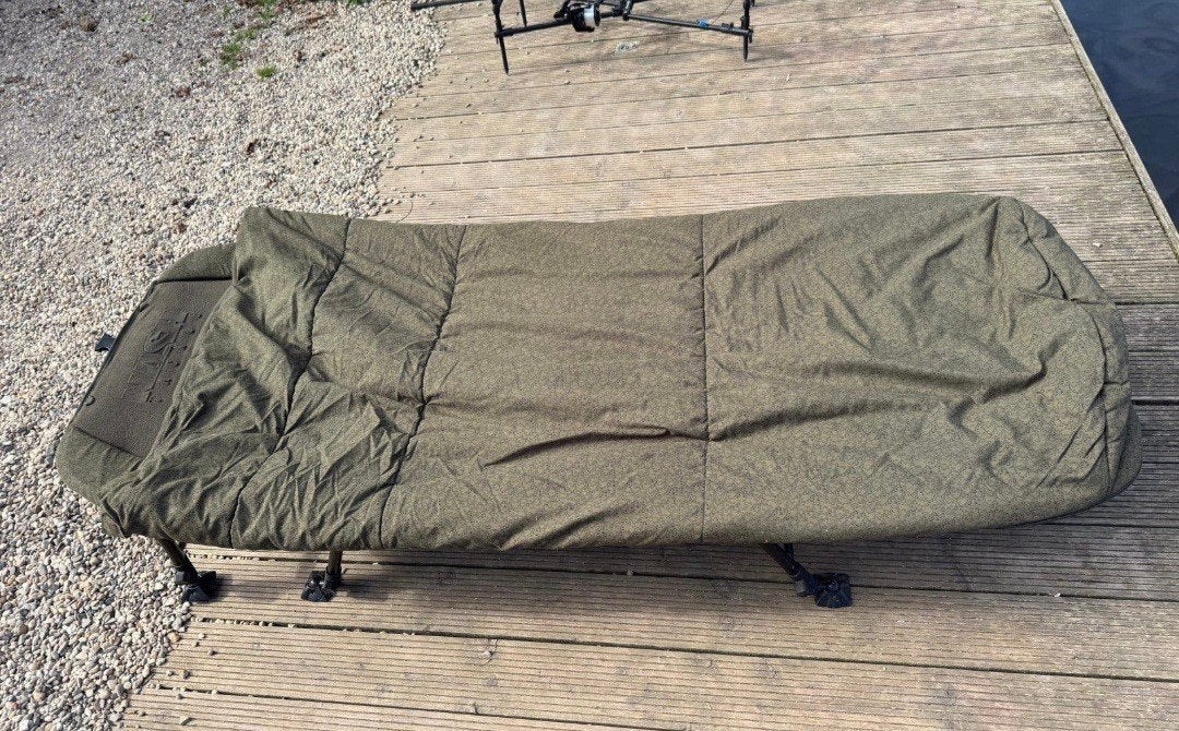 Nash Indulgence Slaapzak en Bedchair, Ophalen, Zo goed als nieuw