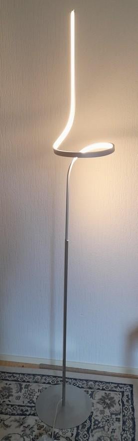 Staande vloerlamp LED, Huis en Inrichting, Ophalen, Zo goed als nieuw, Metaal, 150 tot 200 cm