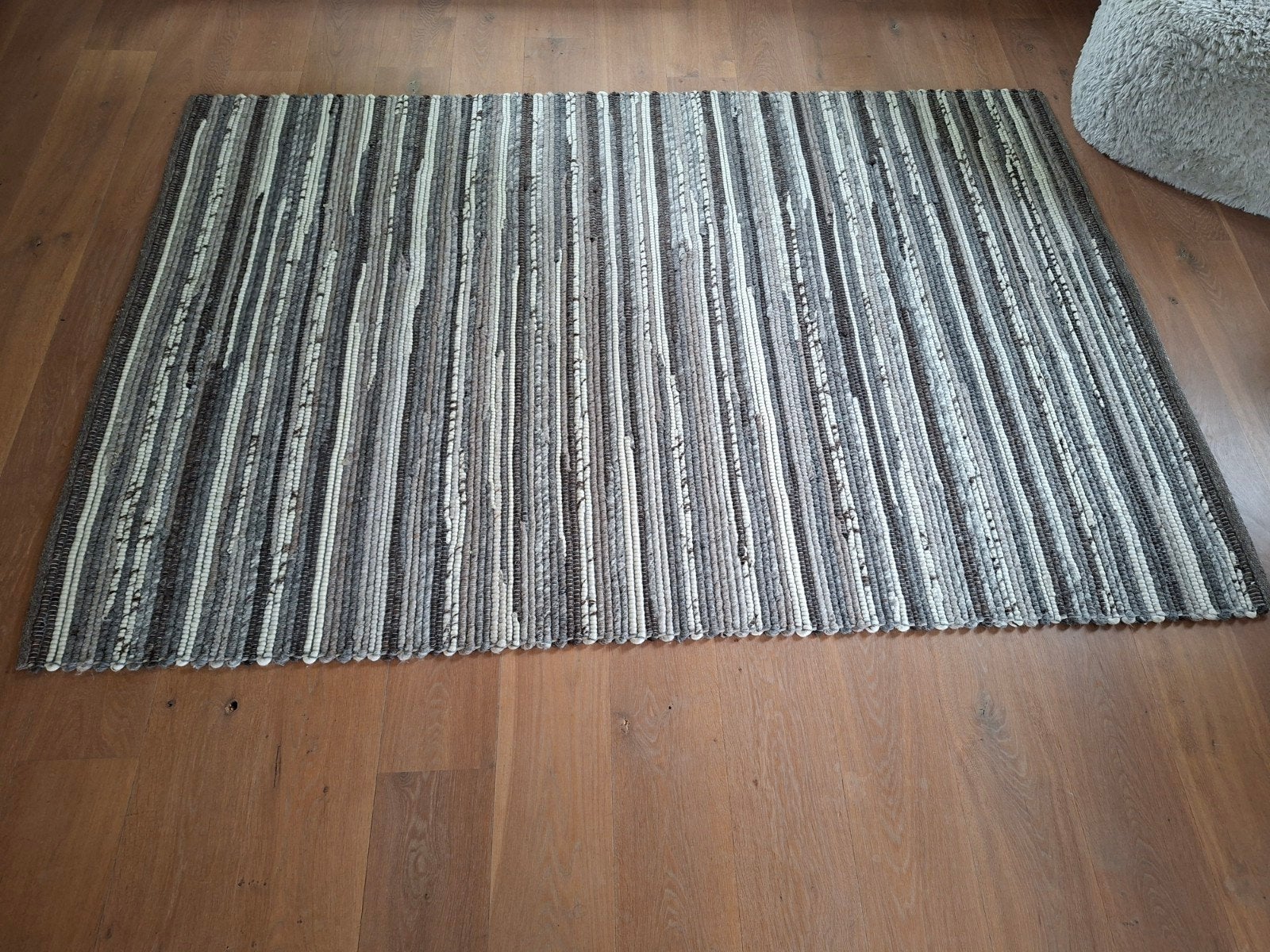 Geweven laagpolig vloerkleed - Grijs/Beige gestreept, Huis en Inrichting, Ophalen, Gebruikt, 150 tot 200 cm, Beige