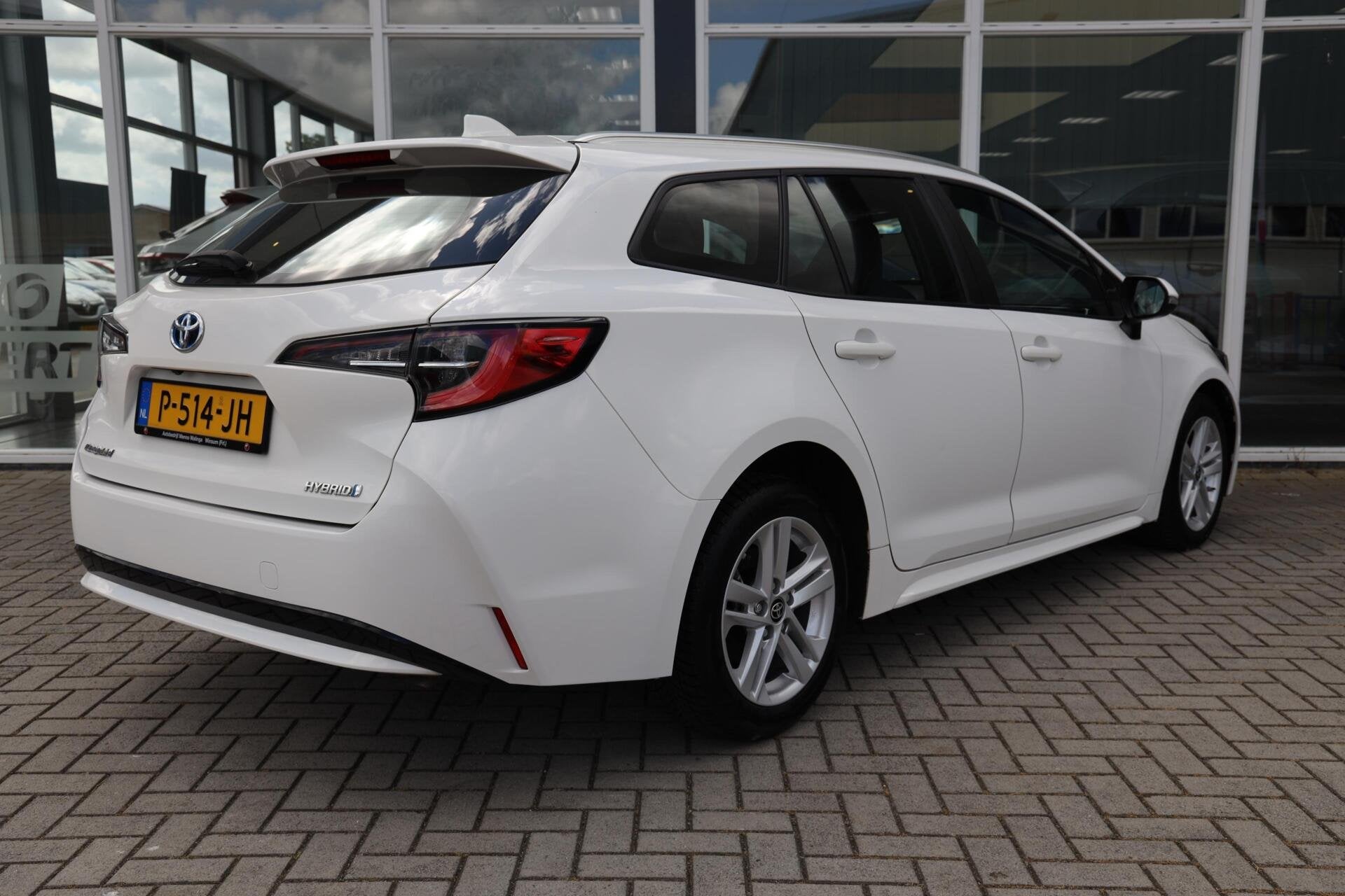 Toyota Corolla Touring Sports 1.8 Hybrid Business|Camera|Nav, 1345 kg, 450 kg, Gebruikt, 4 cilinders