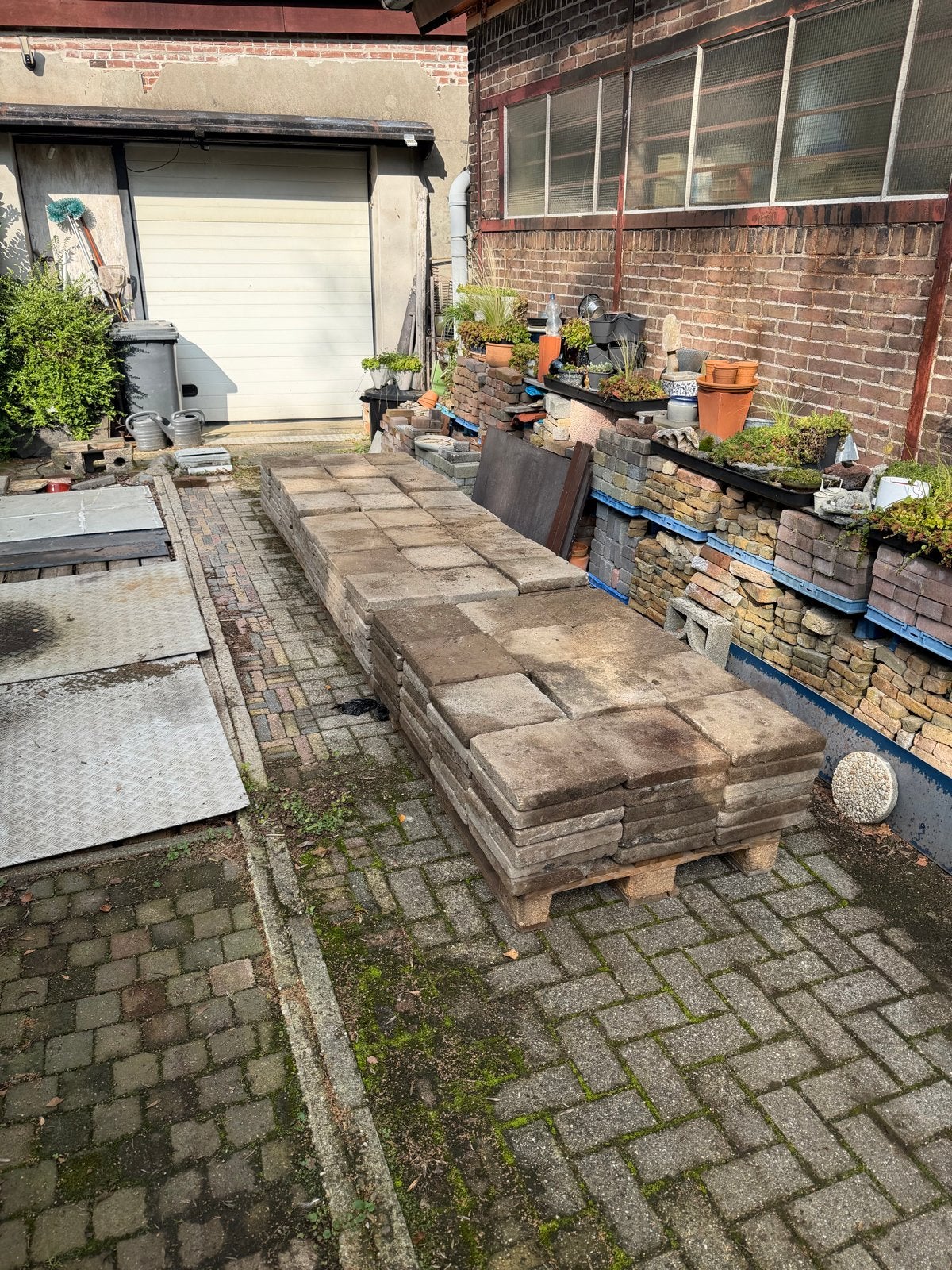 Gratis beton tegels 30x30cm, ca. 20m², Gebruikt, Ophalen of Verzenden, 10 m² of meer, Beton