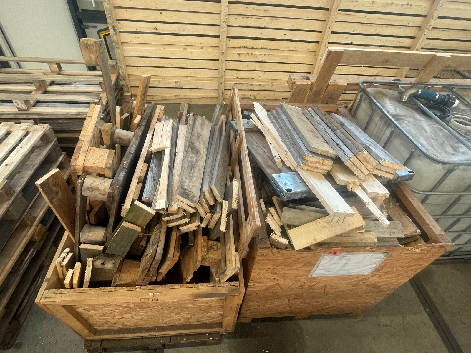 Diverse partij hout: planken, balken en pallets, Doe-het-zelf en Verbouw, Ophalen, Gebruikt, Minder dan 25 mm, Balk