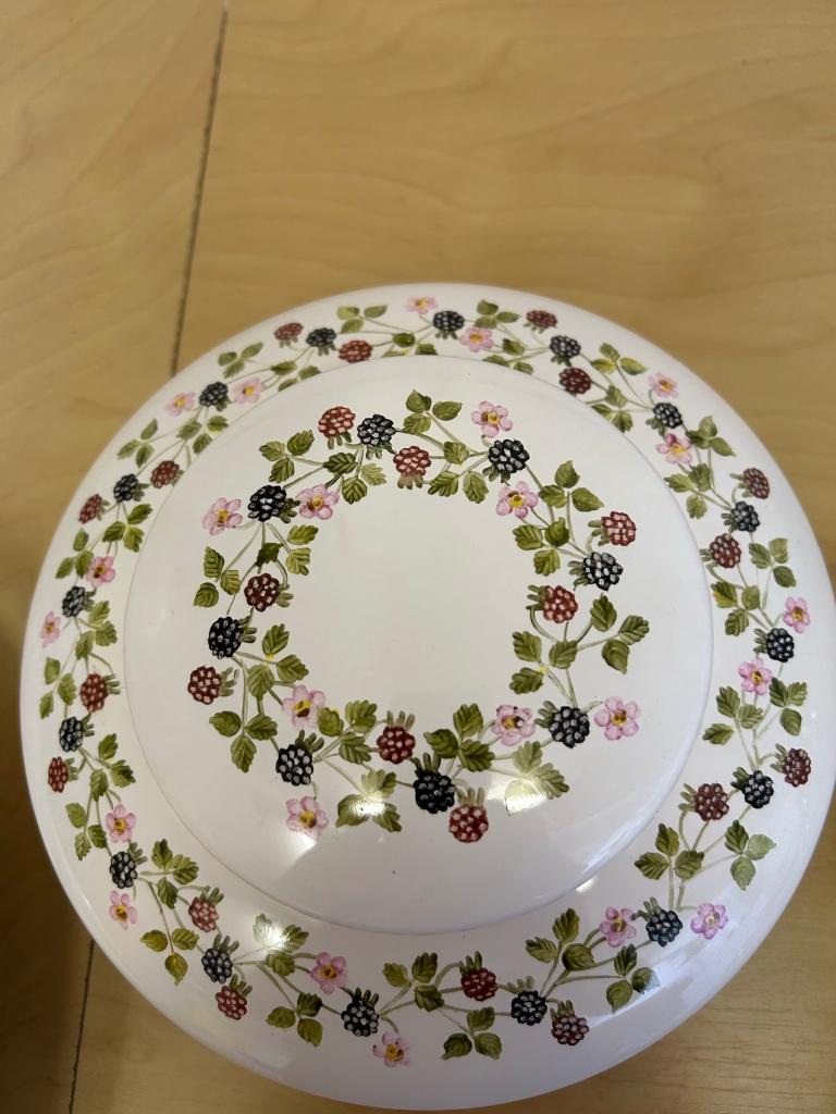 Servies met bramenpatroon, Ophalen, Zo goed als nieuw, Overige stijlen, Kop(pen) en/of Schotel(s)